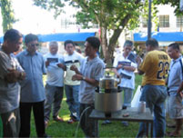 POTC staff demonstrates how to operate the protos during the agro-fair festival exhibit at Tacloban City.